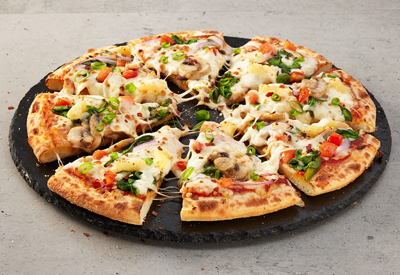 what is on a supreme pizza dominos